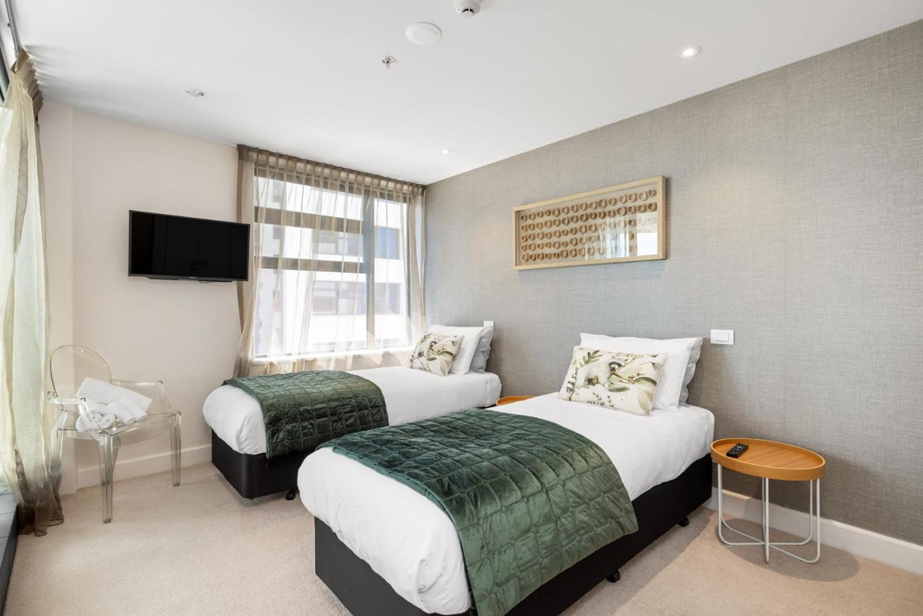 Luxury Ocean & Harbour Views - Heated Pool, Main Beach & Gym Mount Maunganui Esterno foto
