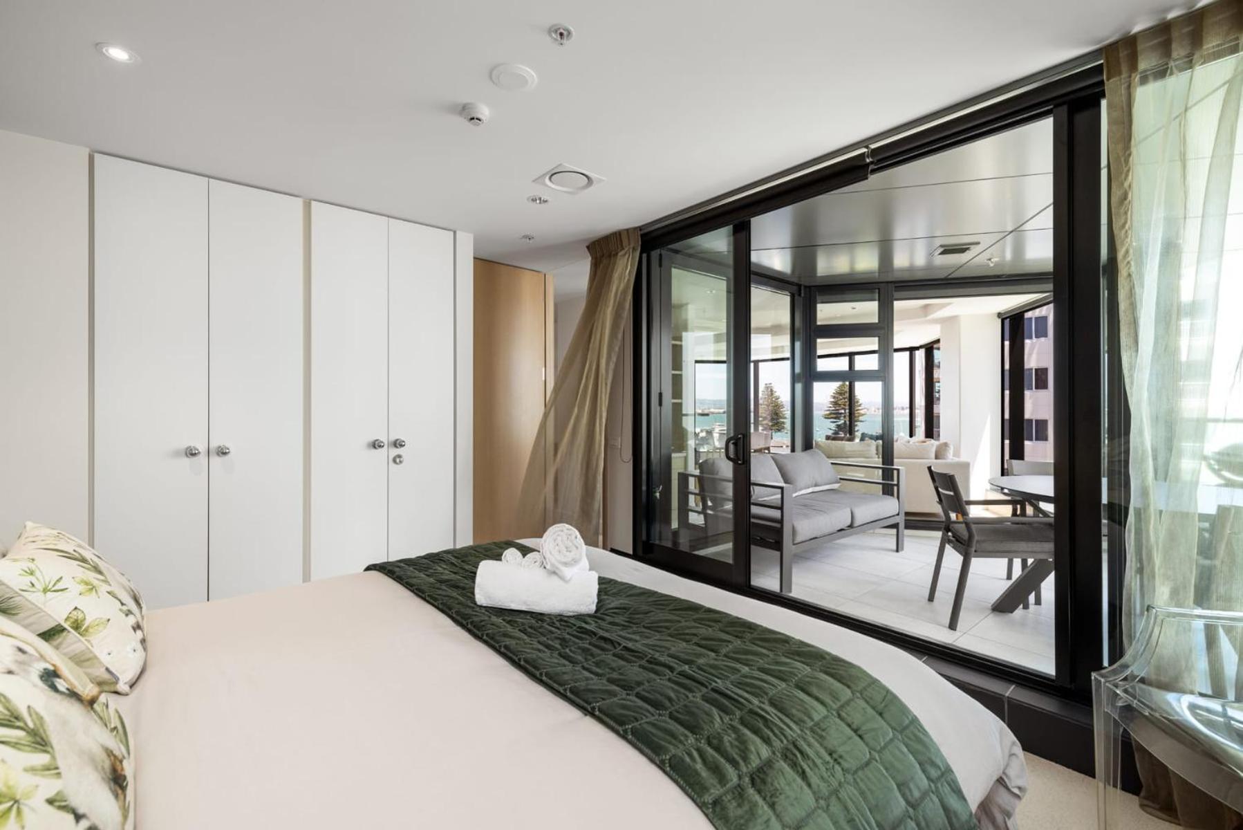 Luxury Ocean & Harbour Views - Heated Pool, Main Beach & Gym Mount Maunganui Esterno foto