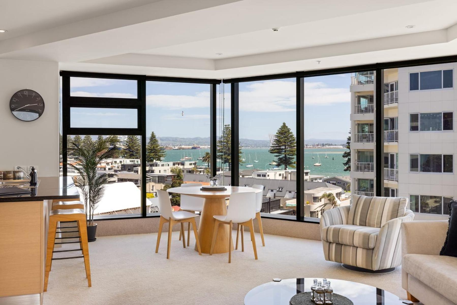Luxury Ocean & Harbour Views - Heated Pool, Main Beach & Gym Mount Maunganui Esterno foto